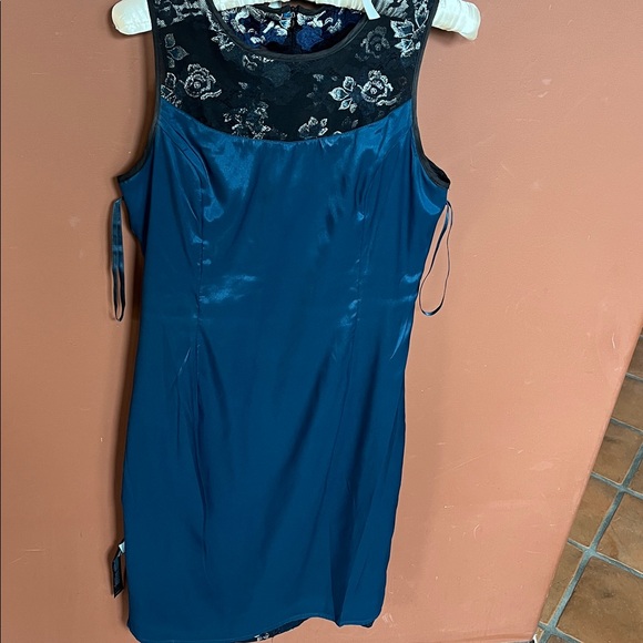 Brocade sleeveless sheath dress - Picture 9 of 13